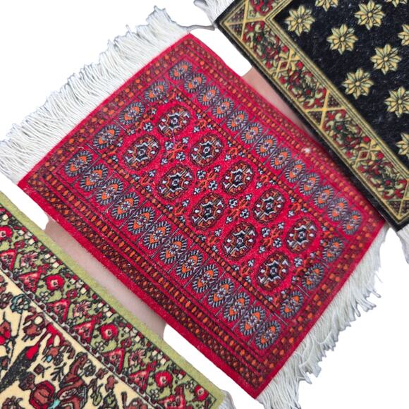 Lextra International Collection CoasterRug Assorted Colors 5.5" x 3.6" Set of 4 - Picture 6 of 7